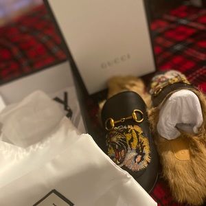 Gucci slippers